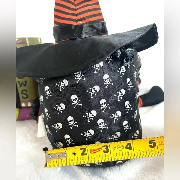 Halloween Gnome Shelf Sitter and Four Book Potion Spells Brews Skull Plaster - Picture 13 of 13